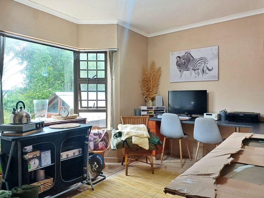 5 Bedroom Property for Sale in Reebok Western Cape